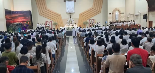 Misa Kamis Putih di Gereja Santo Paskalis Paroki Cempaka Putih